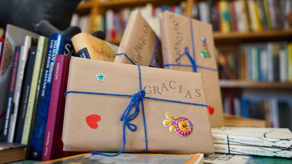 Una ejemplar en la Feria del Libro de Sevilla.