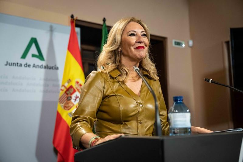 photo 5953771704411080602 x