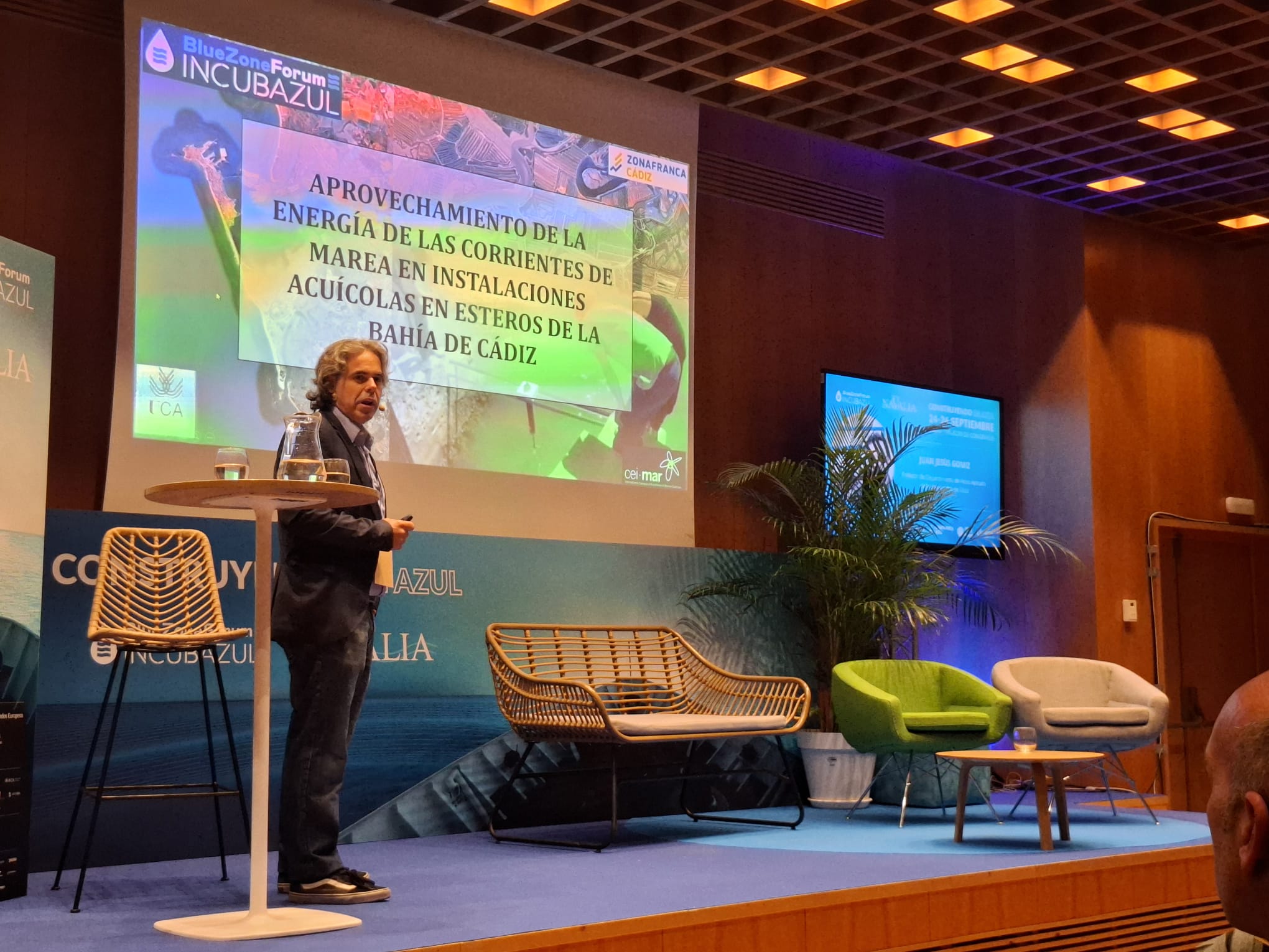 El profesor Juan Jesús Gomiz, durante su exposición en el Blue Zone Forum.