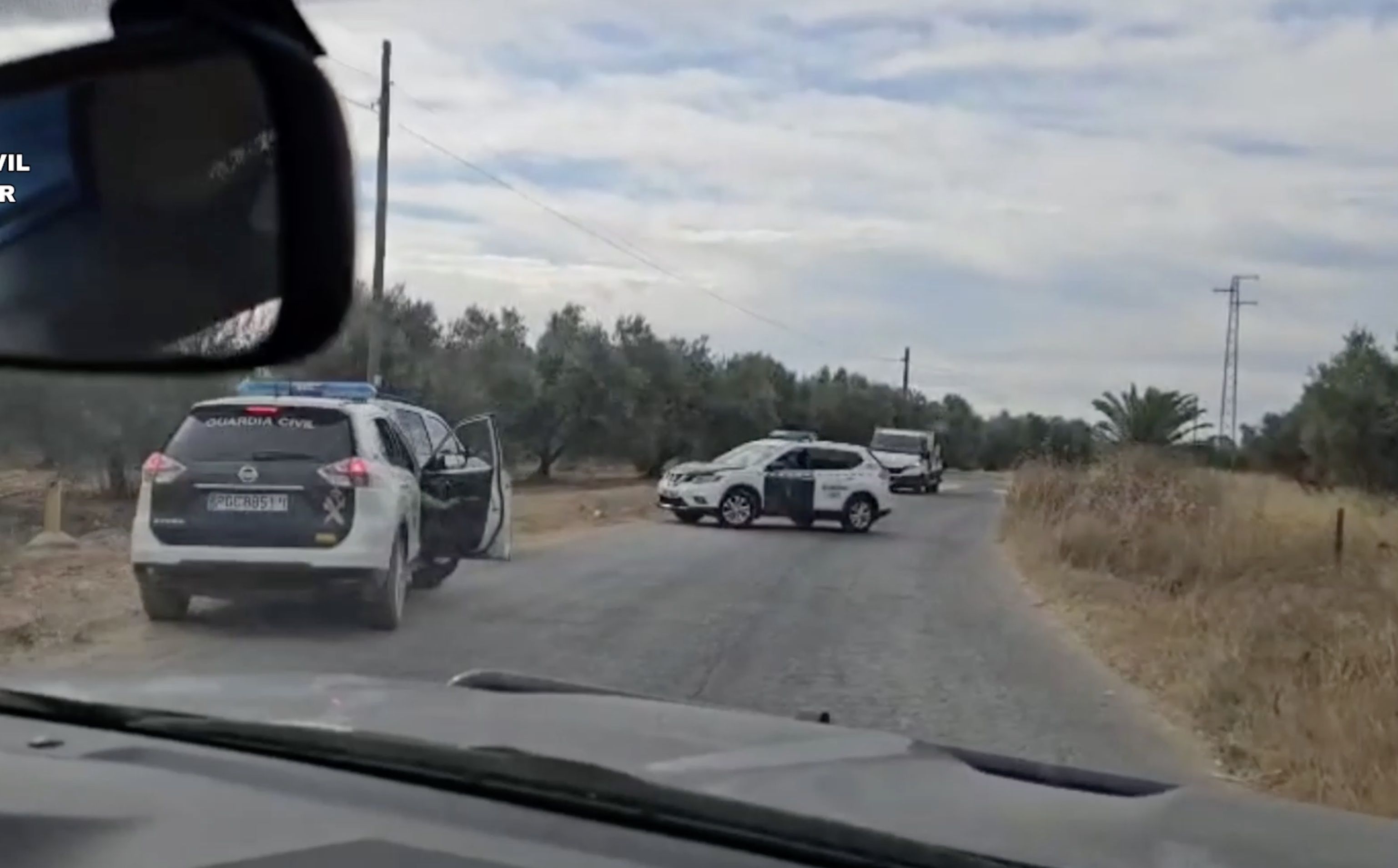 Operativo de Guardia Civil por los campos.