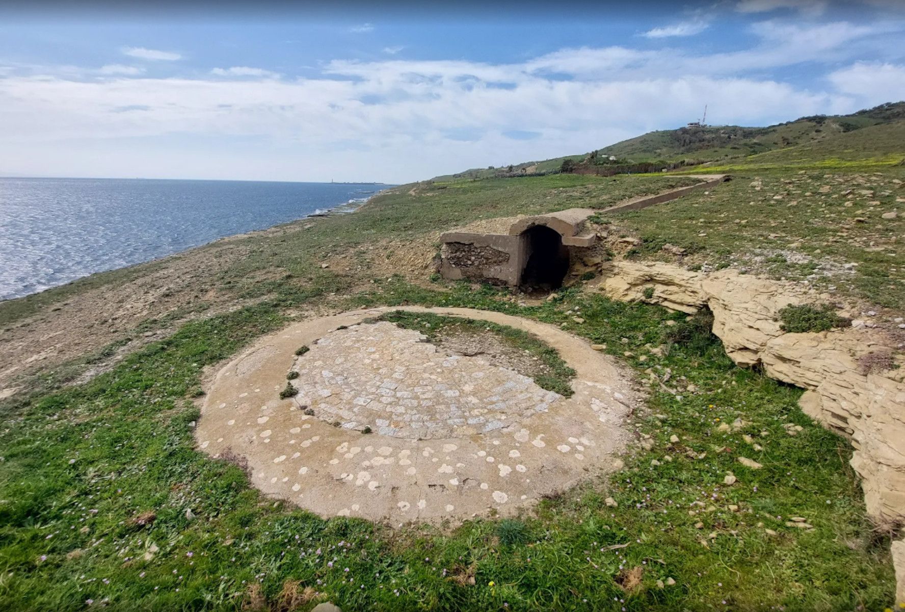 Un tramo del sendero Colada de la costa en Cádiz. Un tramo del sendero Colada de la costa en Cádiz.