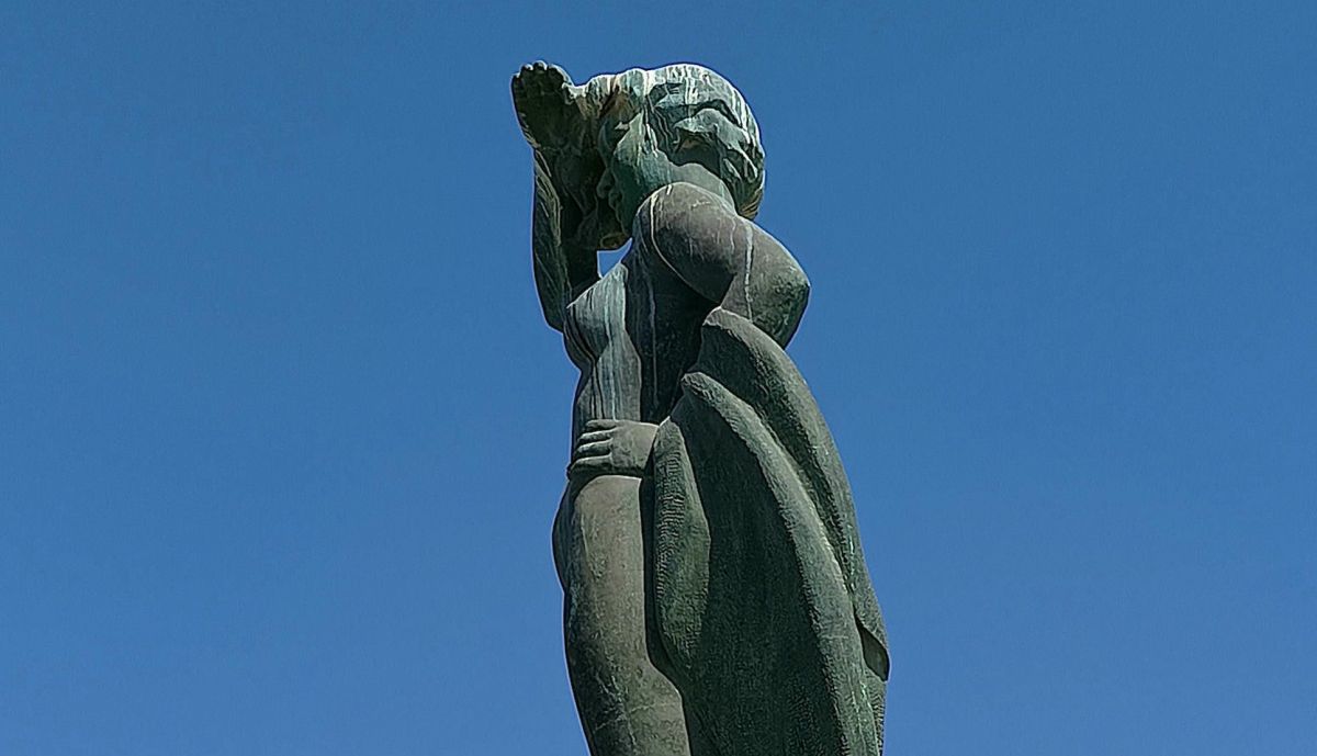 Gades, paseo Almirante Pascual Pery, Cádiz.