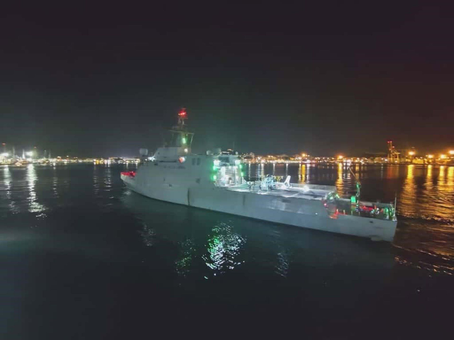 Furor, uno de los buques de la Armada. Furor, uno de los buques de la Armada.