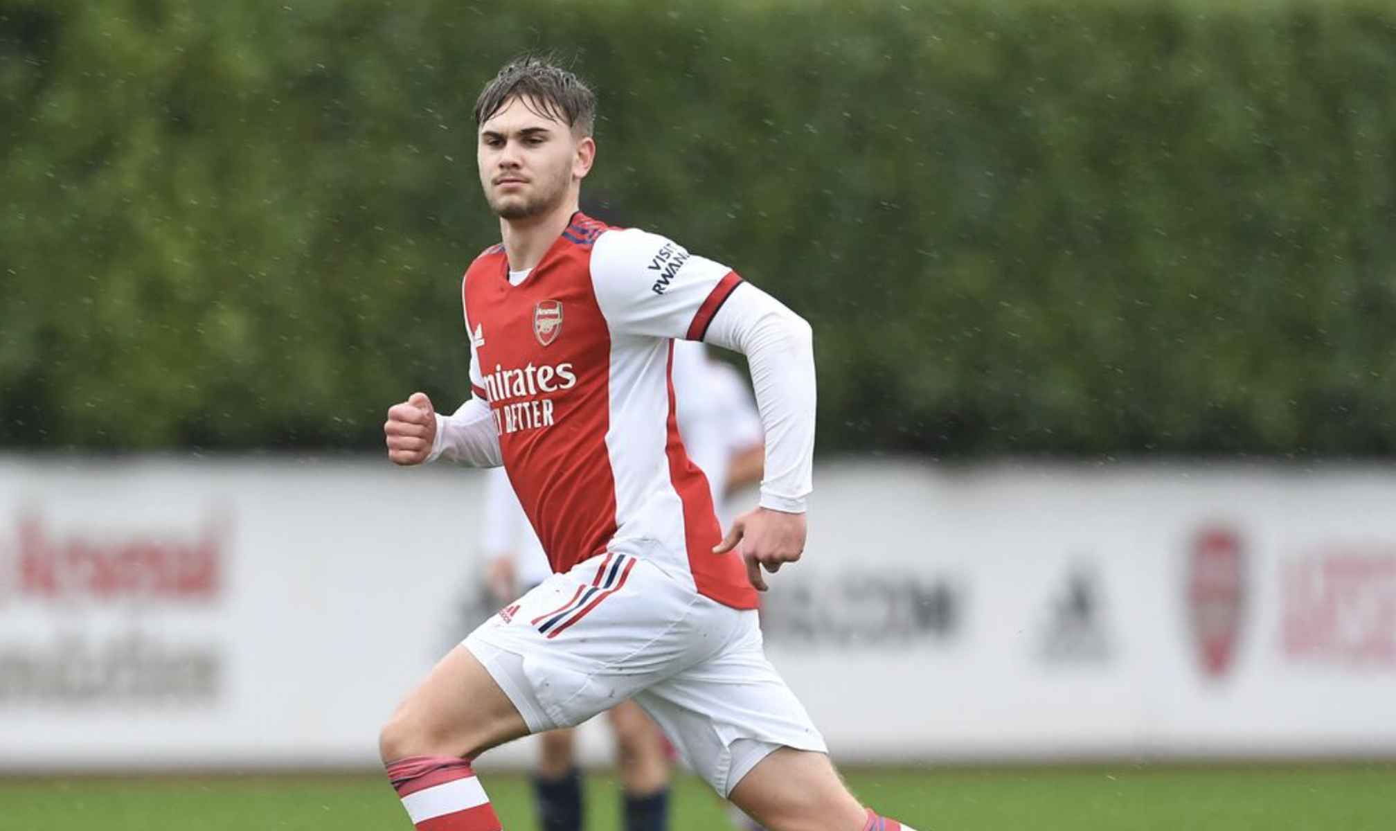 Billy Vigar, exjugador del Arsenal, ha fallecido a los 21 años de edad en pleno partido.