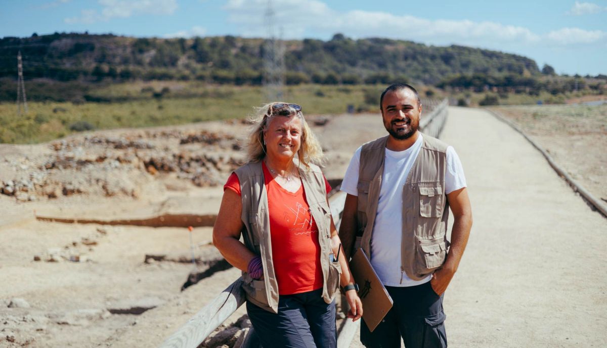 Ana María Niveau, directora de las intervenciones, junto a Pablo Ezequiel González, coordinador de campo.