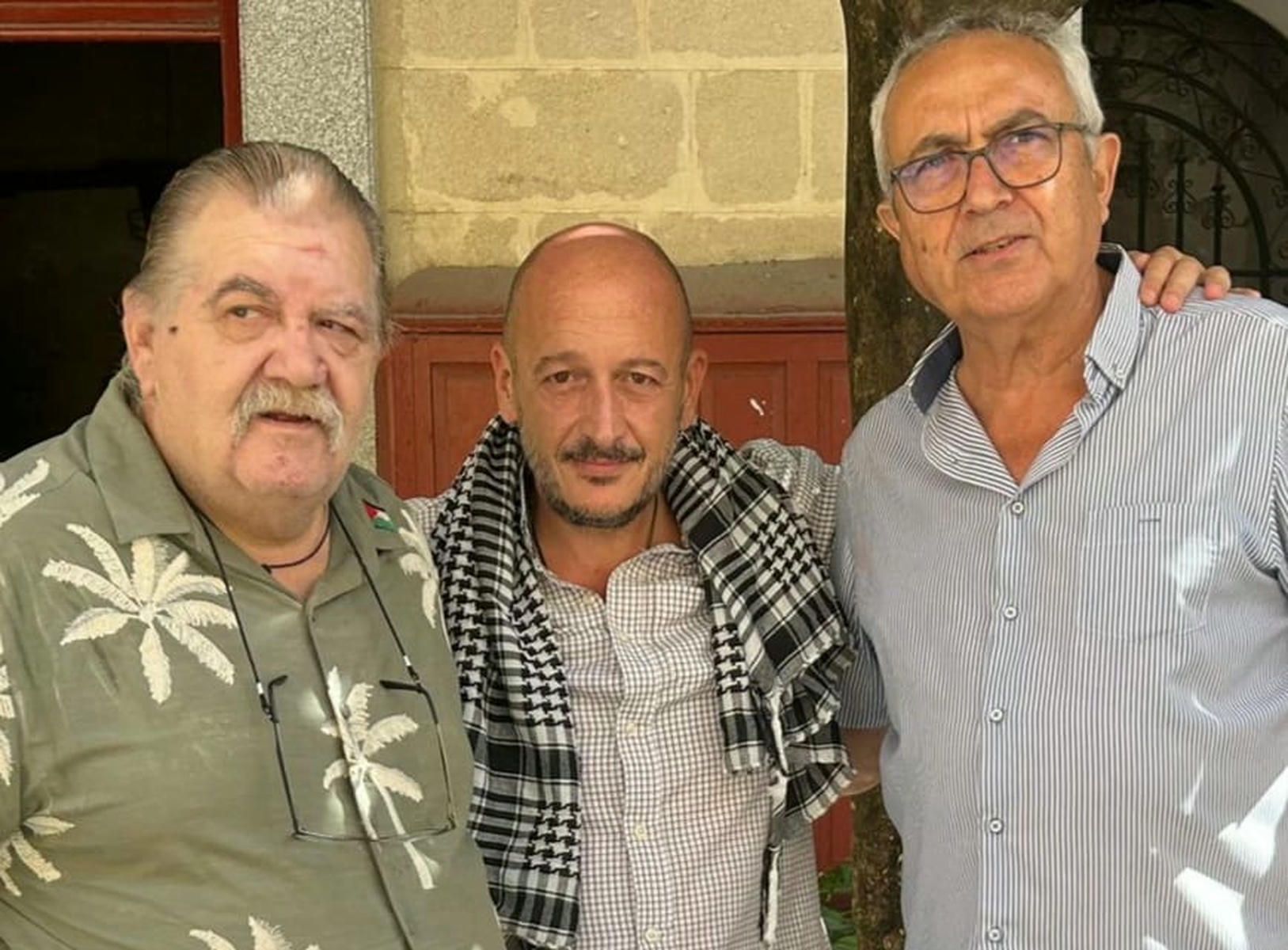 Raúl Ruiz-Berdejo junto a José Manuel Trillo y Pedro Alemán, a la salida del pleno en el que ha dicho adiós a la primera línea de la política municipal.