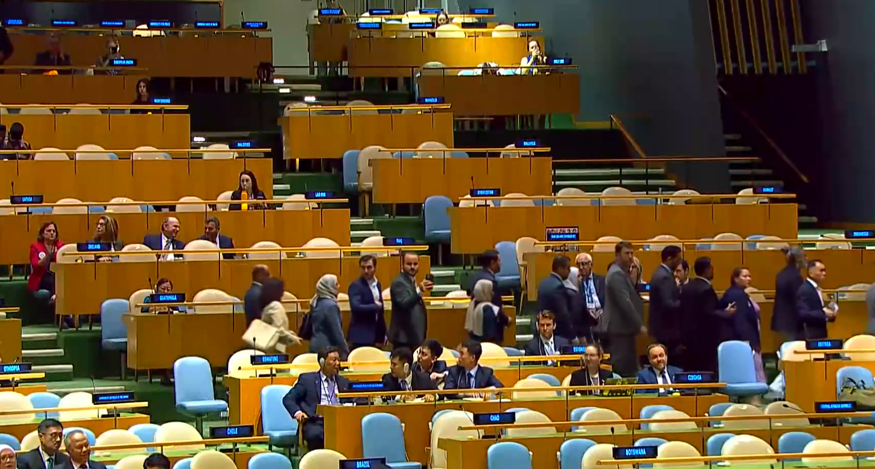 Cientos de delegados abandonaron su sitio en la ONU. Cientos de delegados abandonaron su sitio en la ONU.