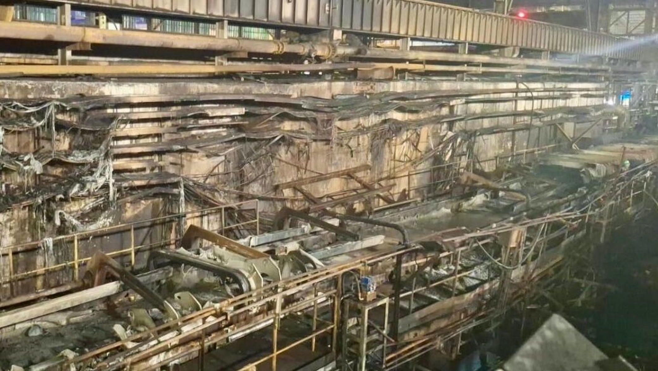 El estado de la línea de producción tras el incendio.