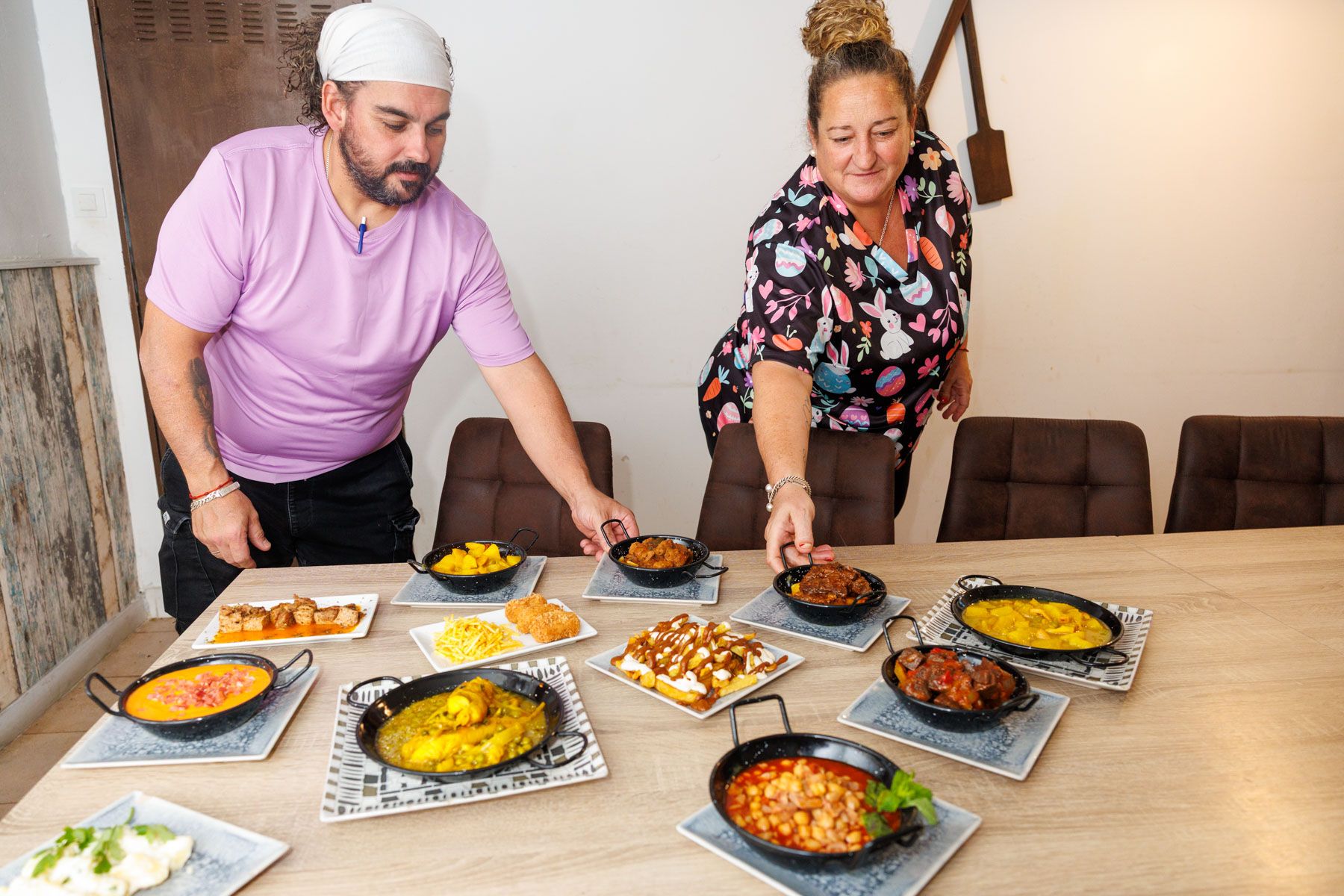 El bar de cocina casera de Ismael Sánchez y Yolanda Pérez, en una imagen reciente.