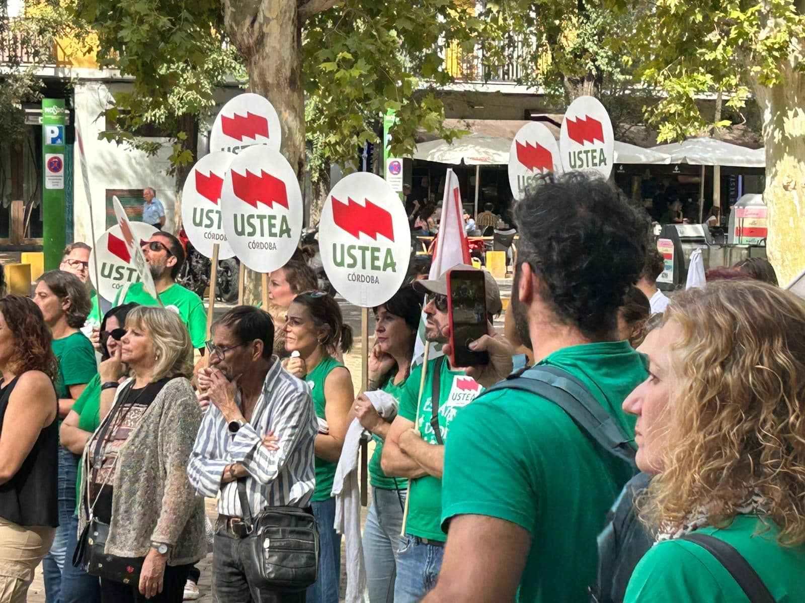 Una imagen de la concentración en Sevilla en defensa de la educación pública.