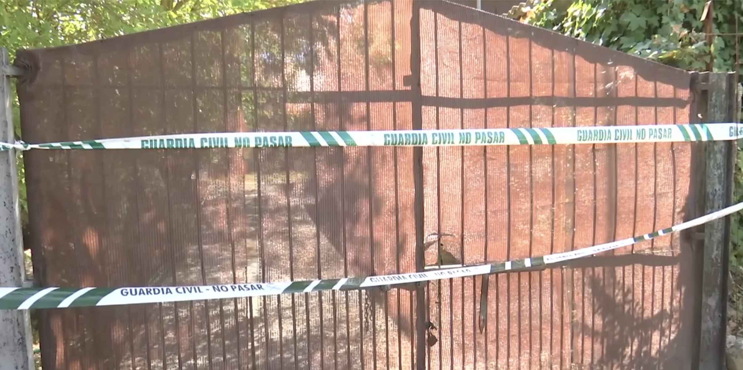Entrada de la casa donde ha tenido lugar el crimen de Ambrosio. FOTO: CANAL SUR Entrada de la casa donde ha tenido lugar el crimen de Ambrosio. FOTO: CANAL SUR