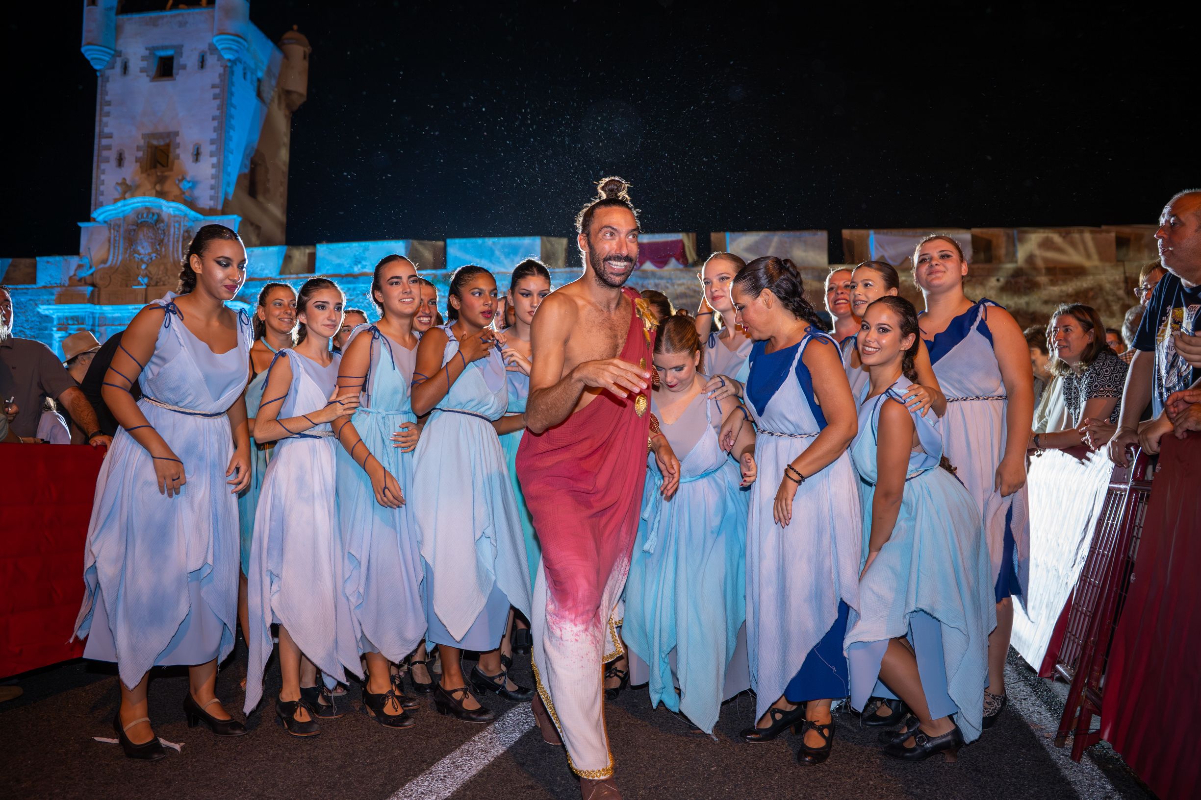 Eduardo Guerrero rememora a las 'puellae' gaditanas.
