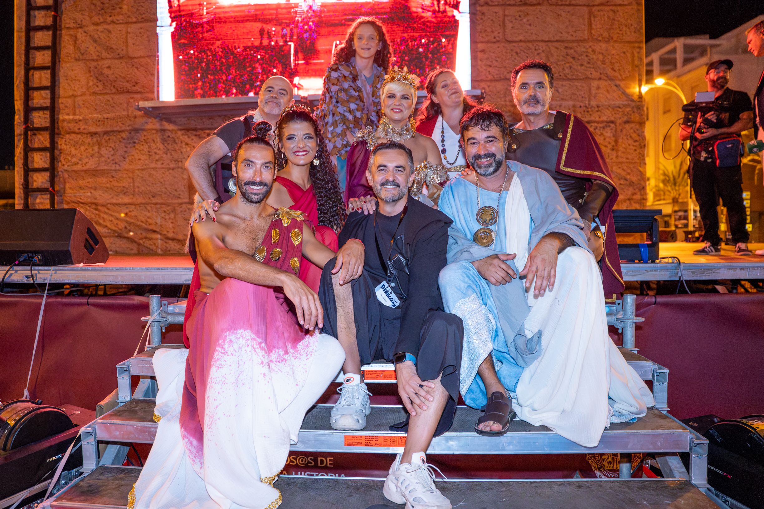  Parte de los autores y protagonistas, tras el cierre.