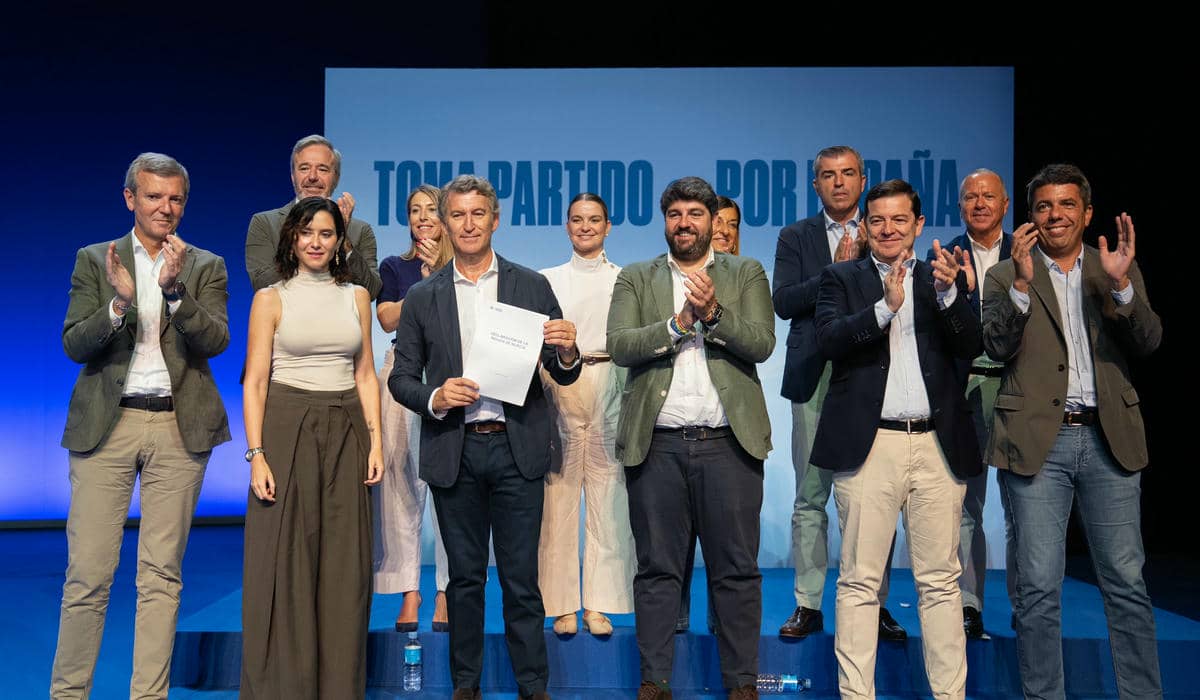 Feijóo, en Murcia, con Ayuso y Mazón, pero sin Moreno este domingo. 