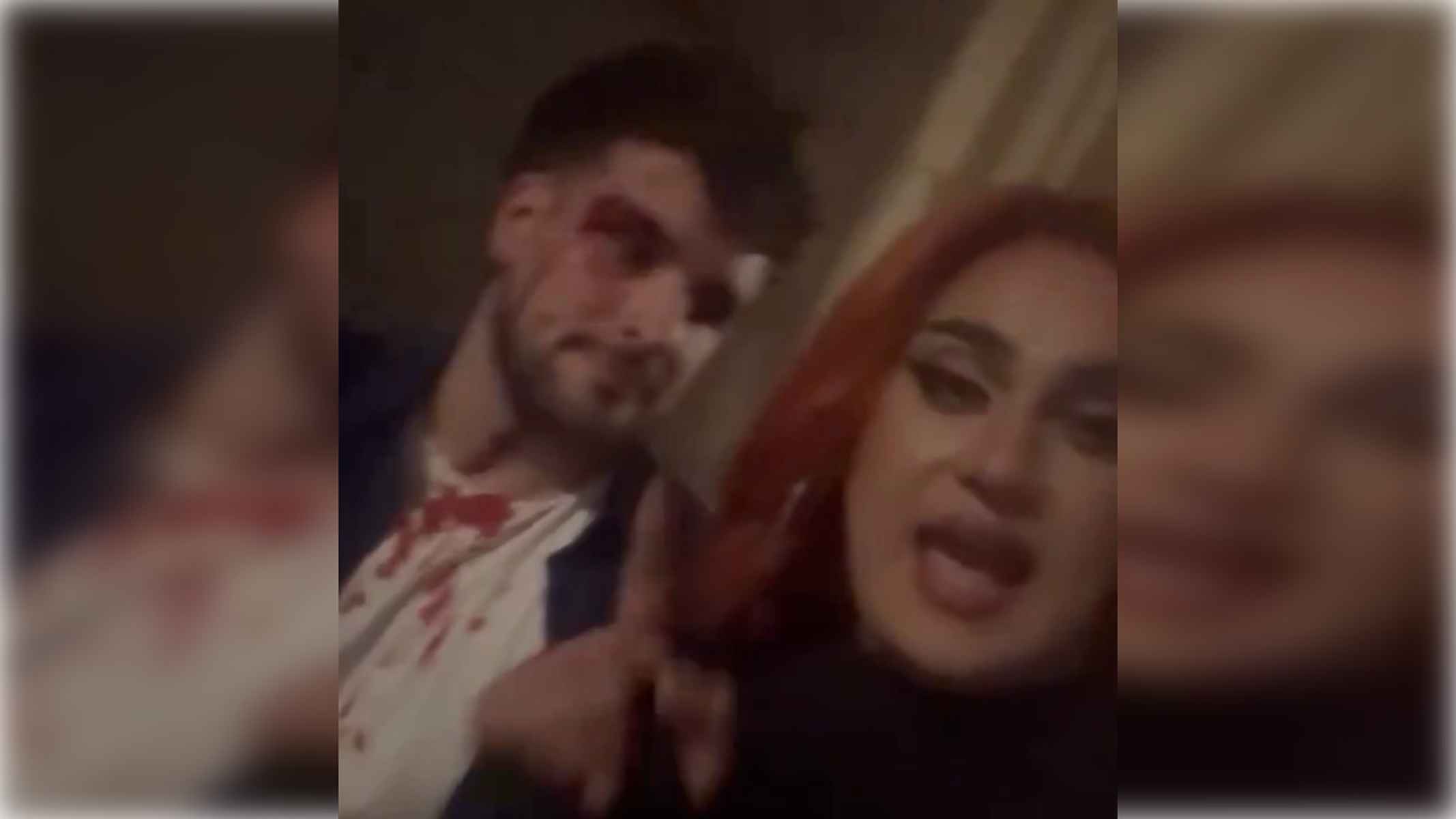 Los dos jóvenes que han denuncinado la agresión homófoba en Almería.