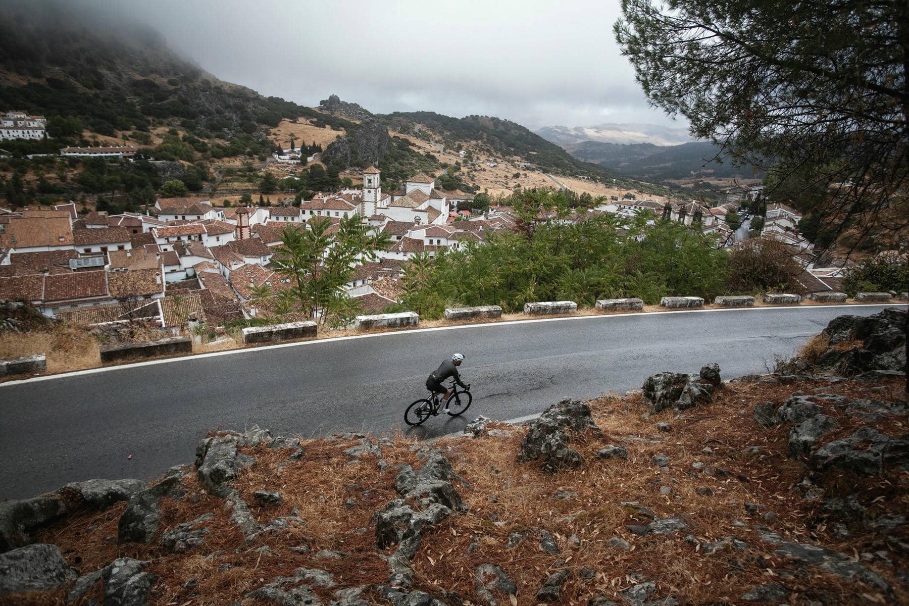 Un momento de la prueba ciclista, en una imagen de Radio Grazalema.