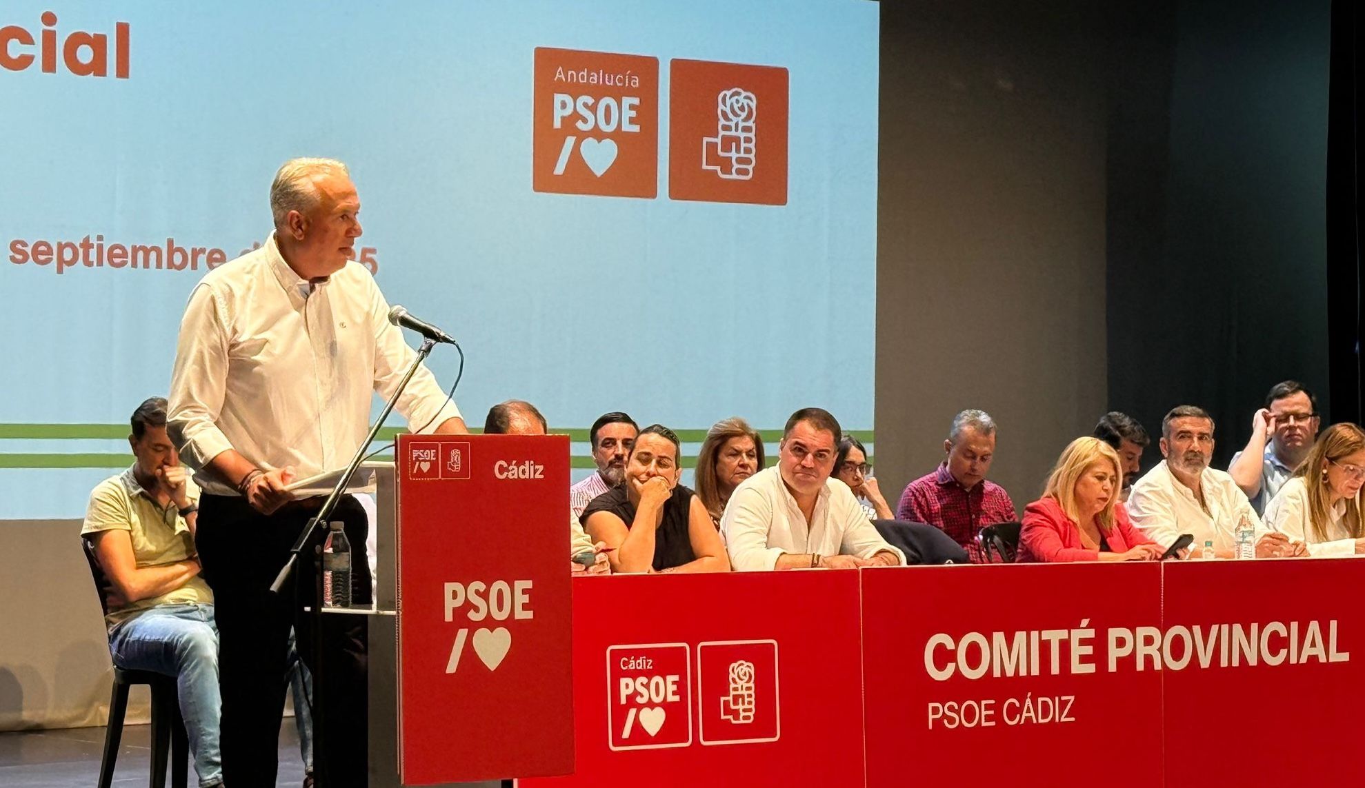 Juan Carlos Ruiz Boix interviene en el comité provincial del PSOE de Cádiz, celebrado este pasado lunes.