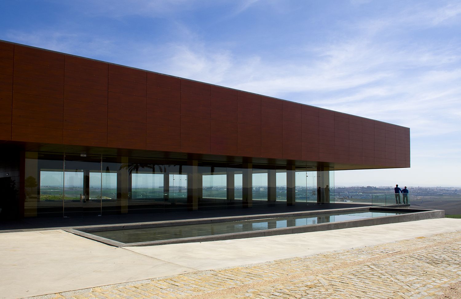 exterior_bodega_luis_perez