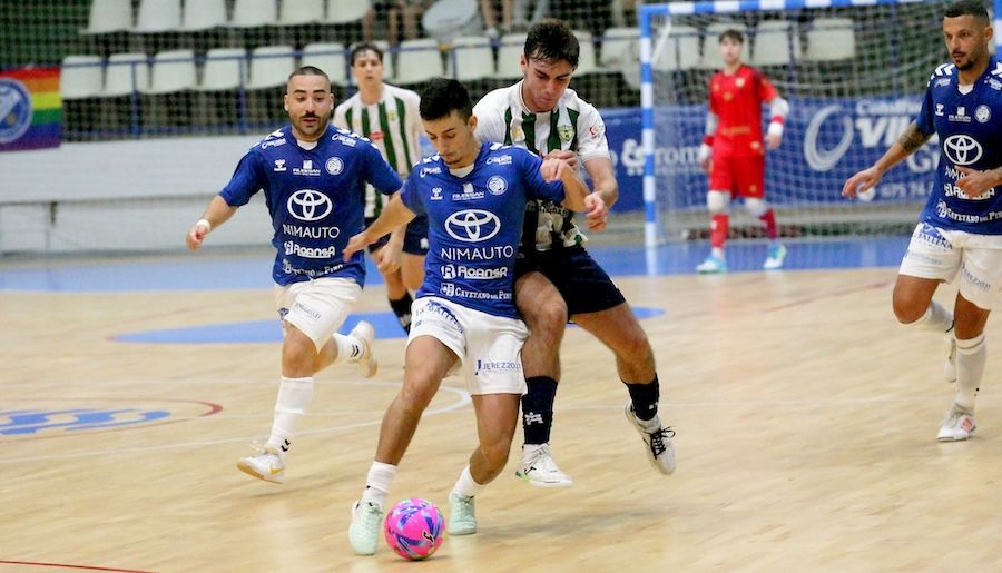 Un partido del Xerez Toyota Nimauto en el Ruiz Mateos.
