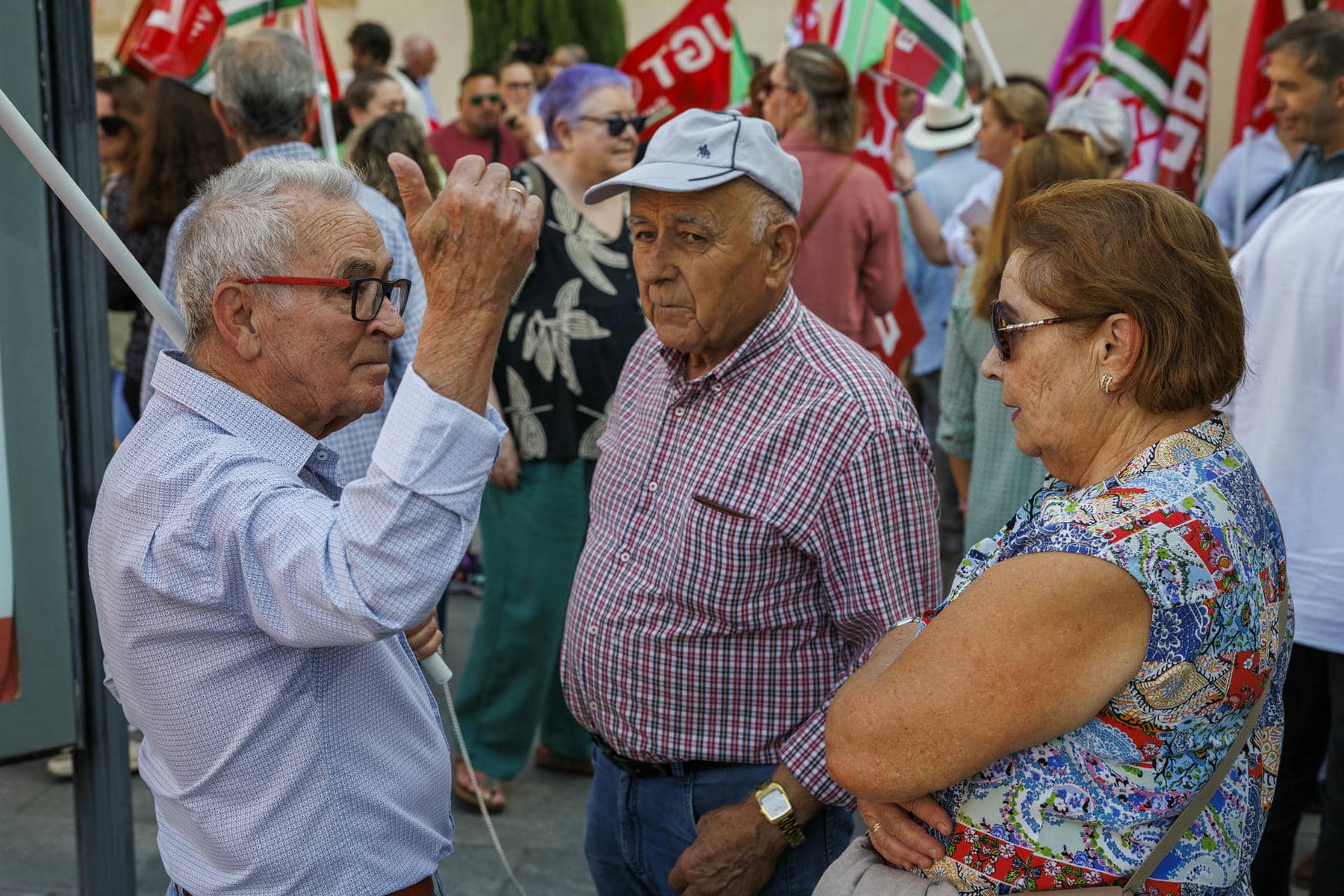 Manifestación en Sevilla con motivo del Día de las Personas Mayores.