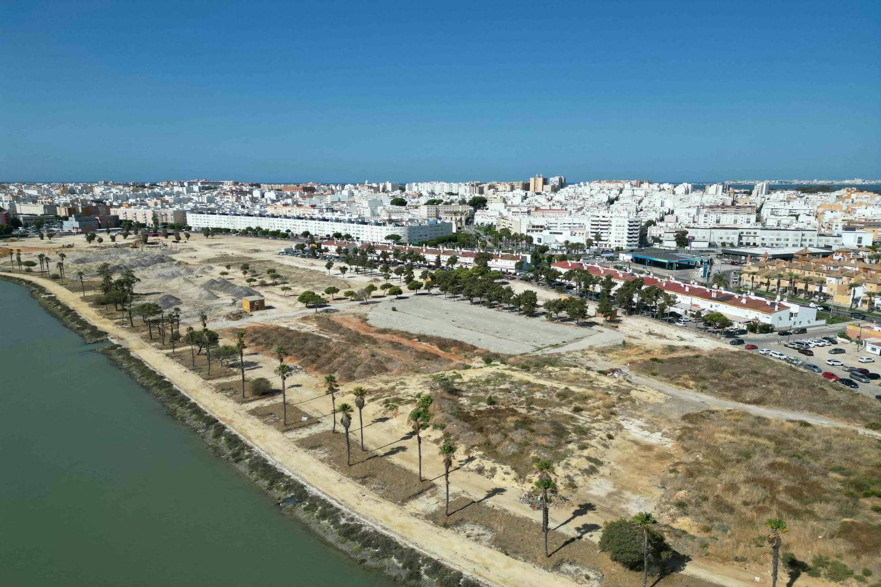 Vista aérea del parque de La Magdalena, al fin en obras, en San Fernando.