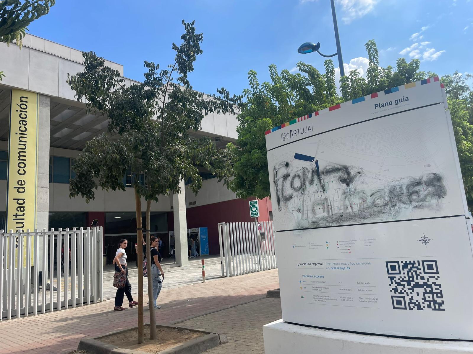 La pintada borrada en la FCOM.