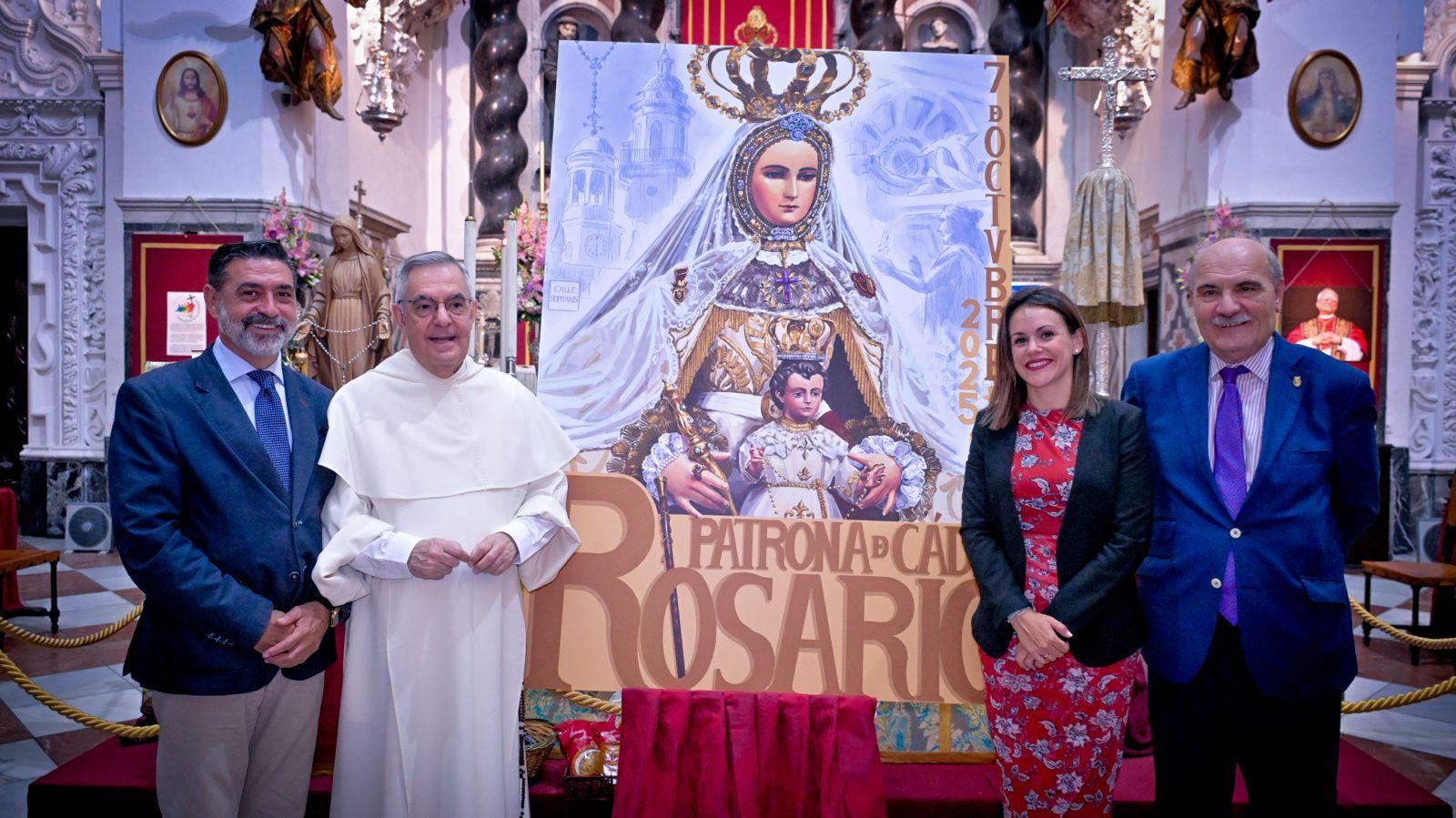 Las autoridades civiles y cofrades junto a cartel presentado en Santo Domingo. Las autoridades civiles y cofrades junto a cartel presentado en Santo Domingo.