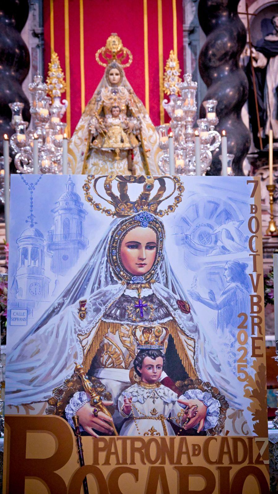 El cartel al pie de la patrona gaditana ya en su paso. 