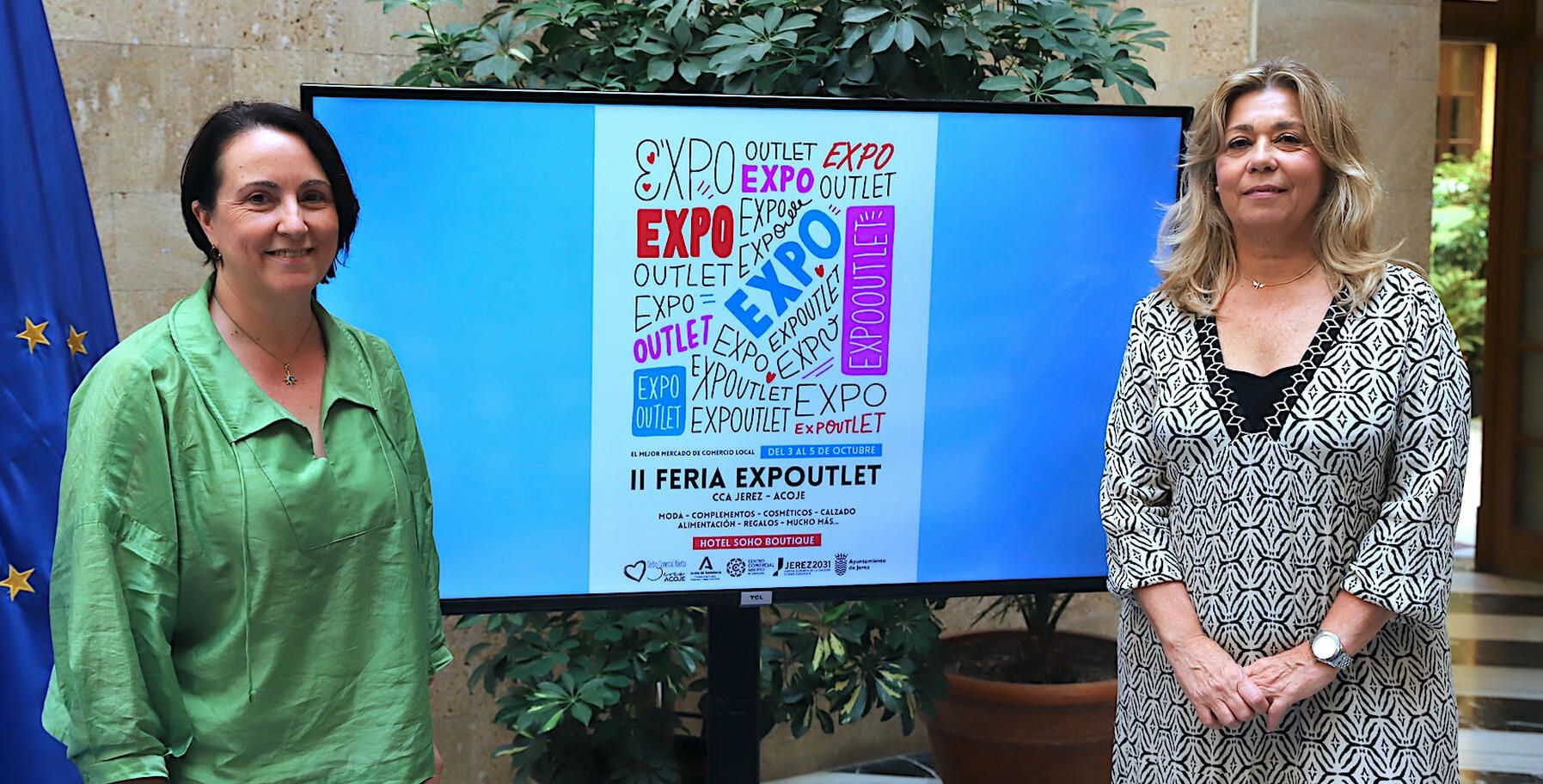 La delegada de Empleo, Comercio y Consumo, Nela García, y la presidenta de Acoje, Ana María Pérez.