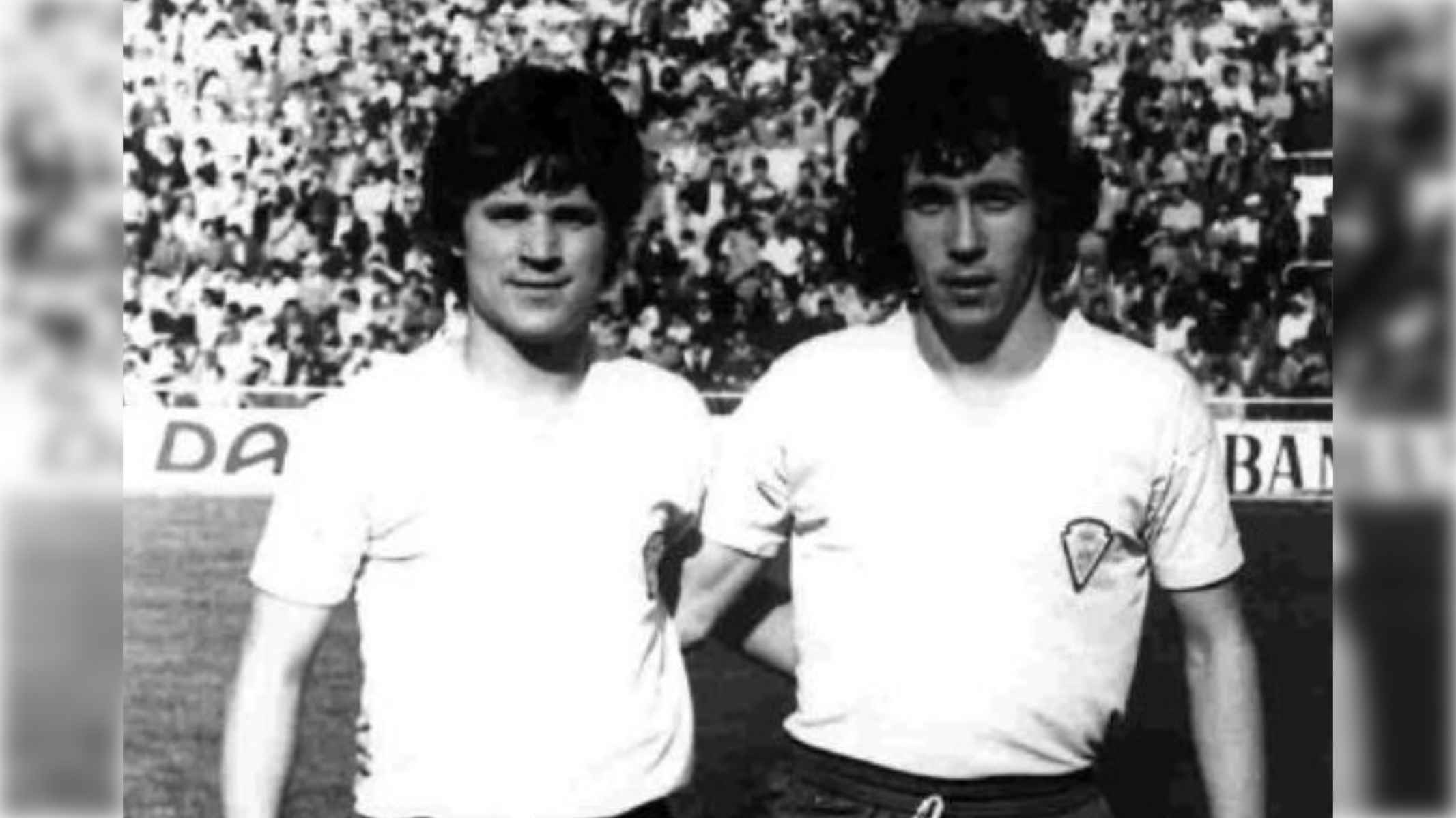 Dieguito y Rafa Choquet, con la camiseta del Cádiz.