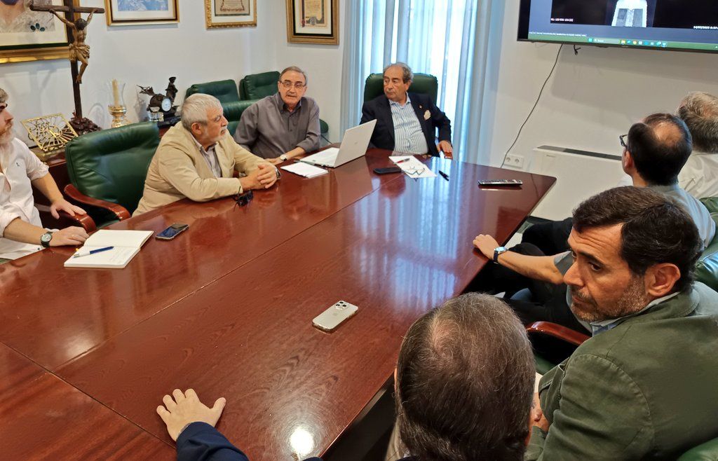 Reunión de la comisión de seguimiento de la restauración de la Macarena. 