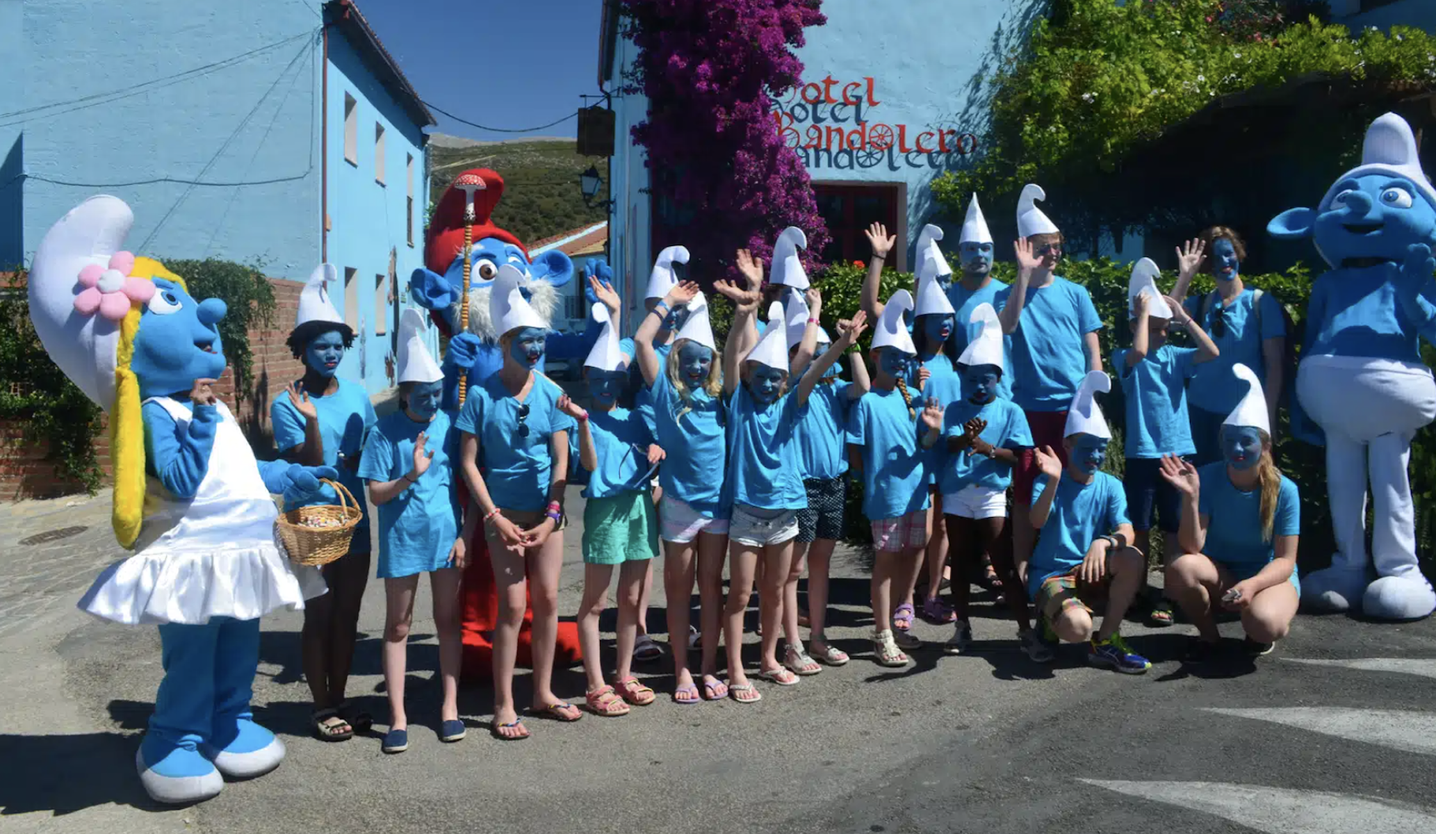 Vecinos de Júzcar, vestidos de pitufos. Vecinos de Júzcar, vestidos de pitufos.