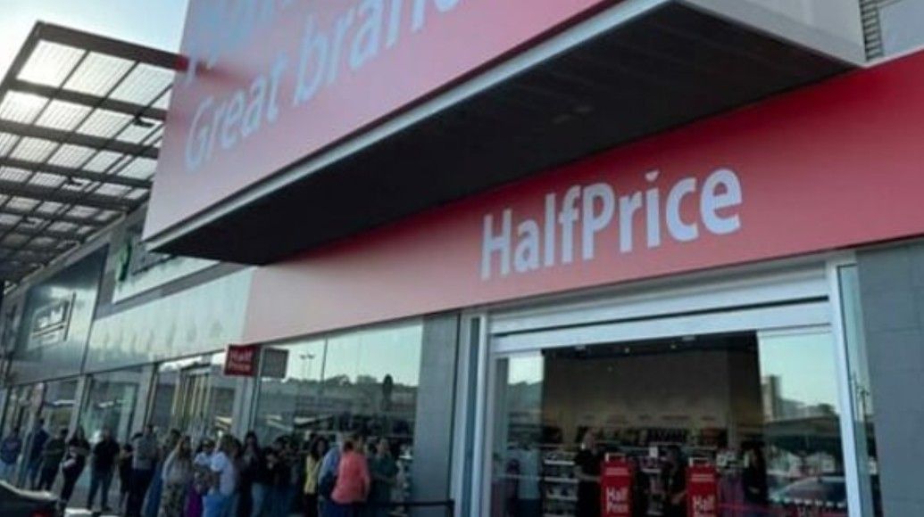 Half Price, en Luz Shopping.
