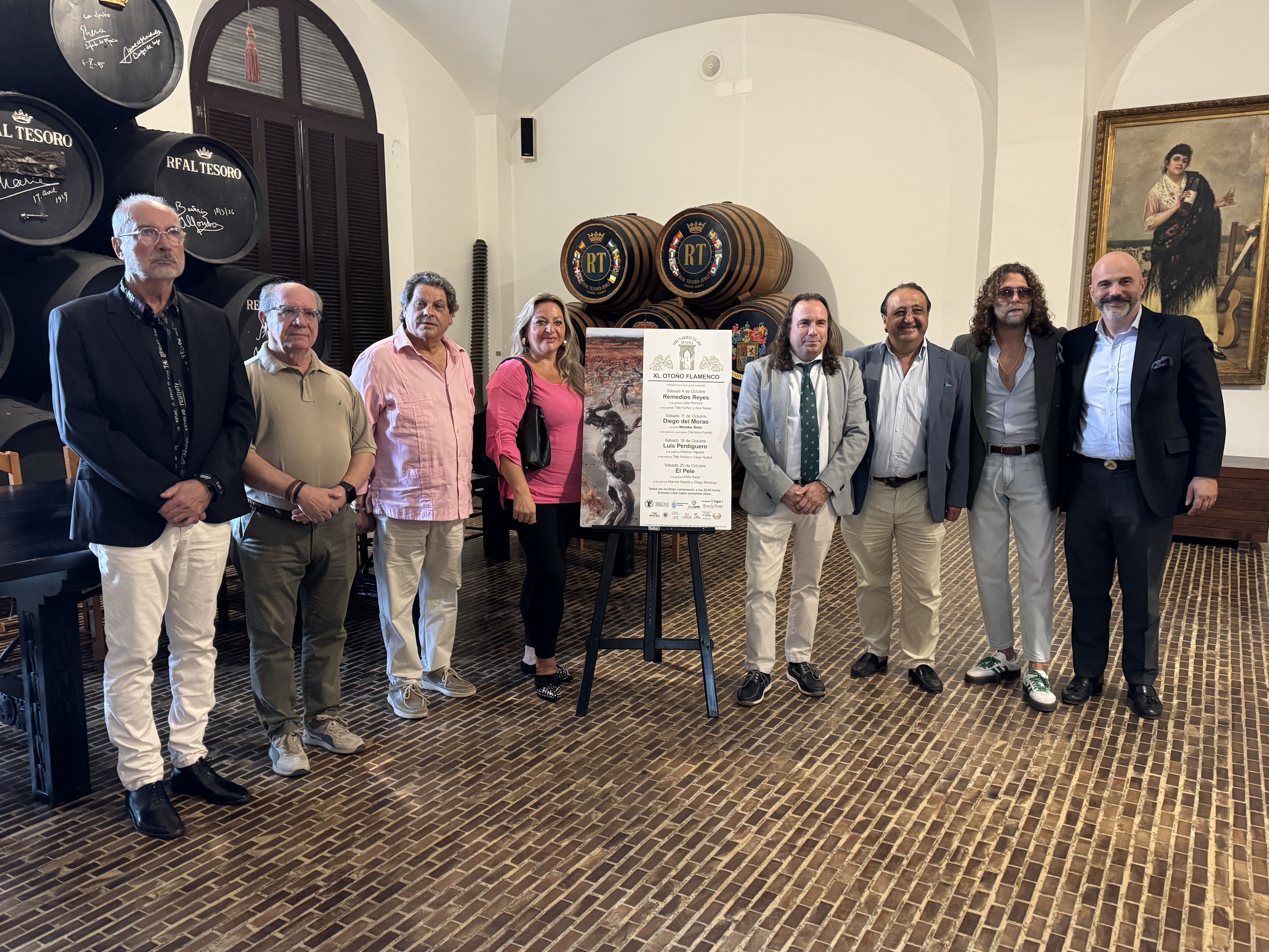 Foto de familia tras la presentación del 40 Otoño Flamenco de la Peña Tío José de Paula.