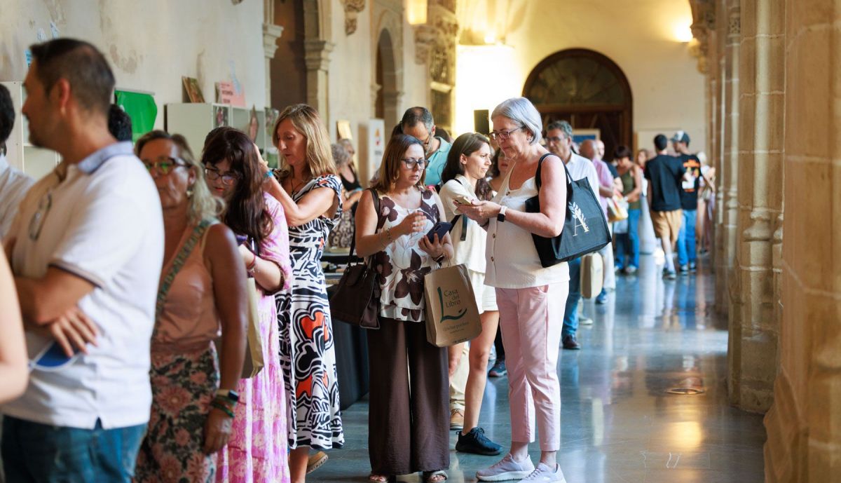 Colas en la Feria del Libro de Jerez.