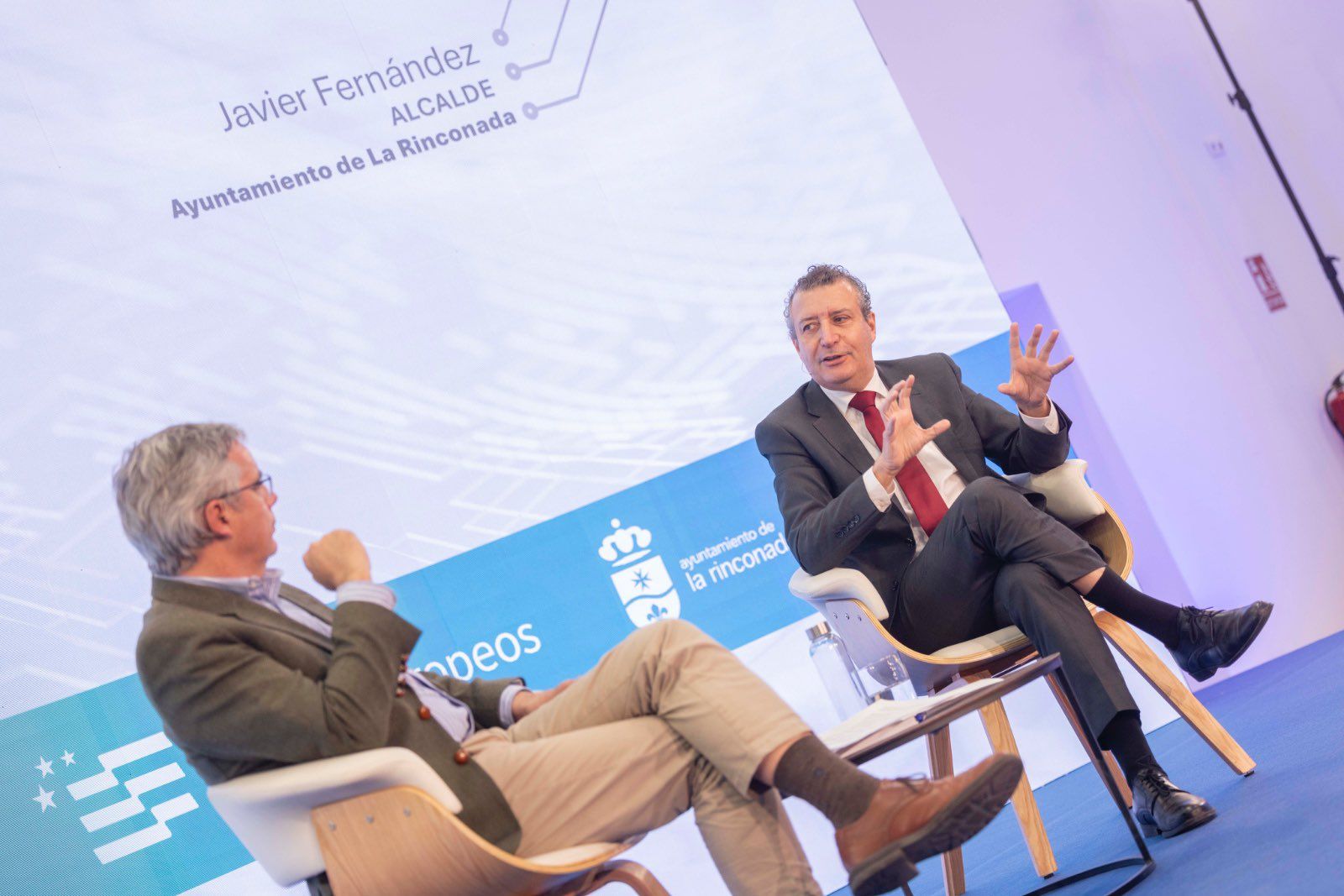 Javier Fernández, en una entrevista sobre los fondos europeos.