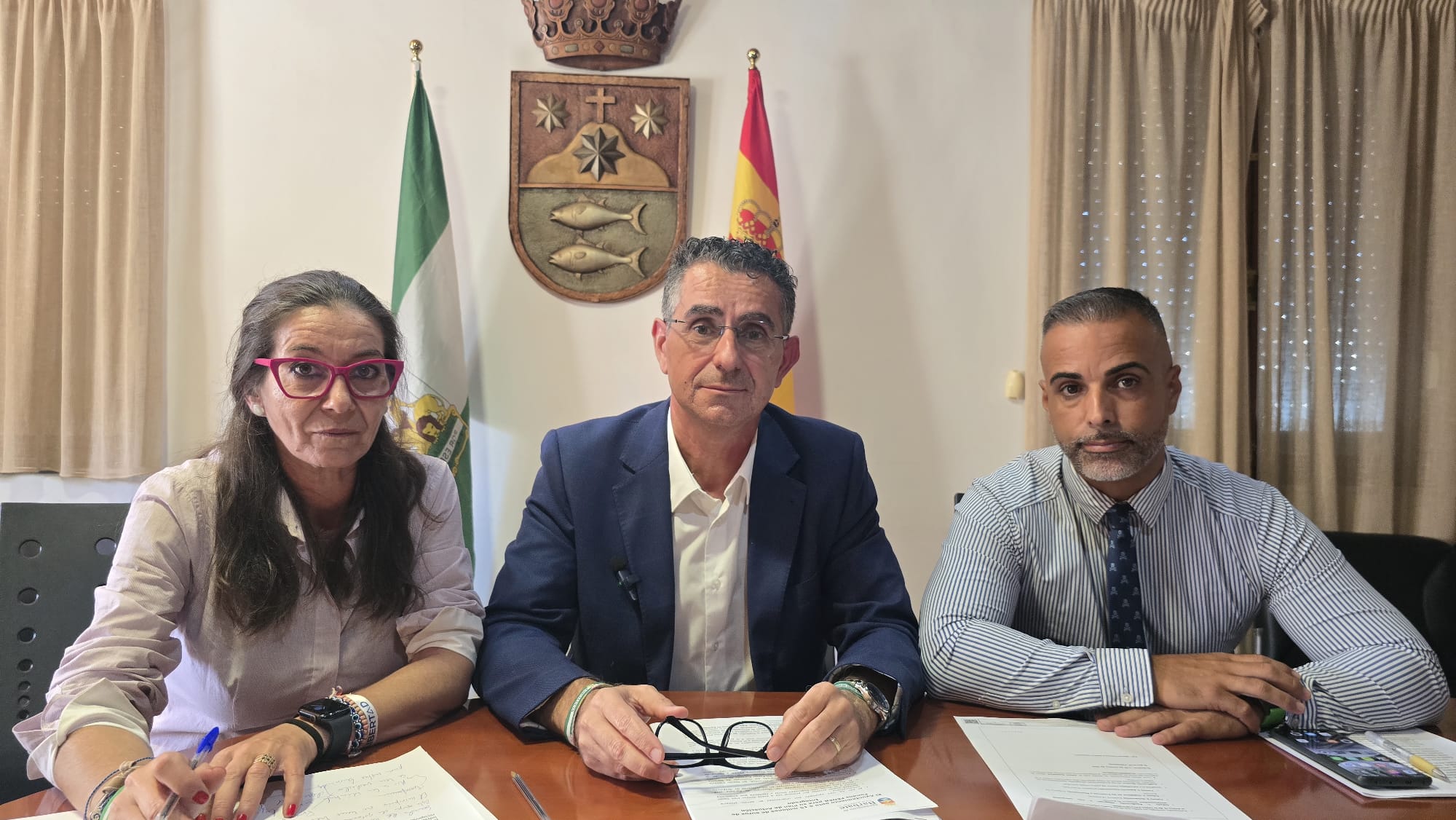 El alcalde de Barbate, Miguel Molina, anuncia alegaciones a la resolución de los fondos EDIL.