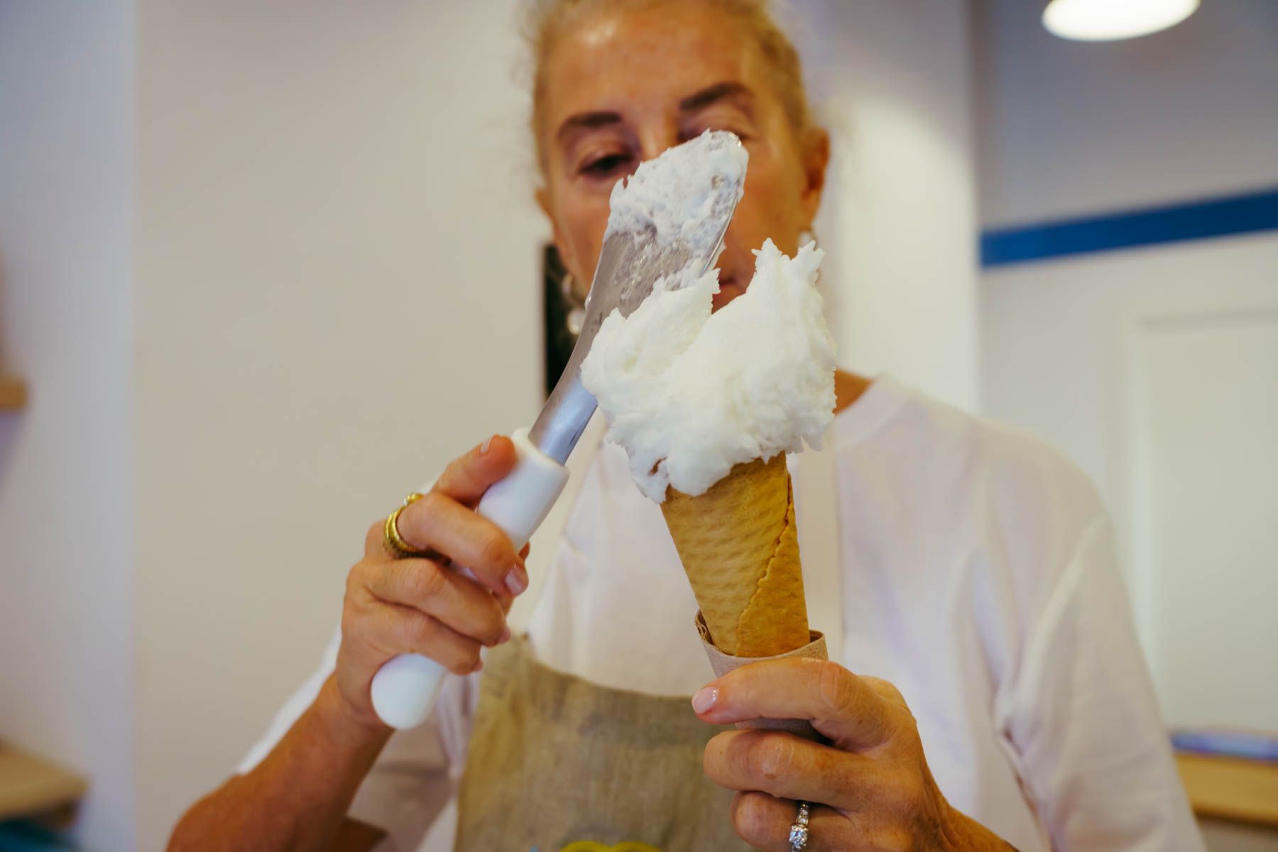 Uno de los helados de Delizioso en la calle Tornería.