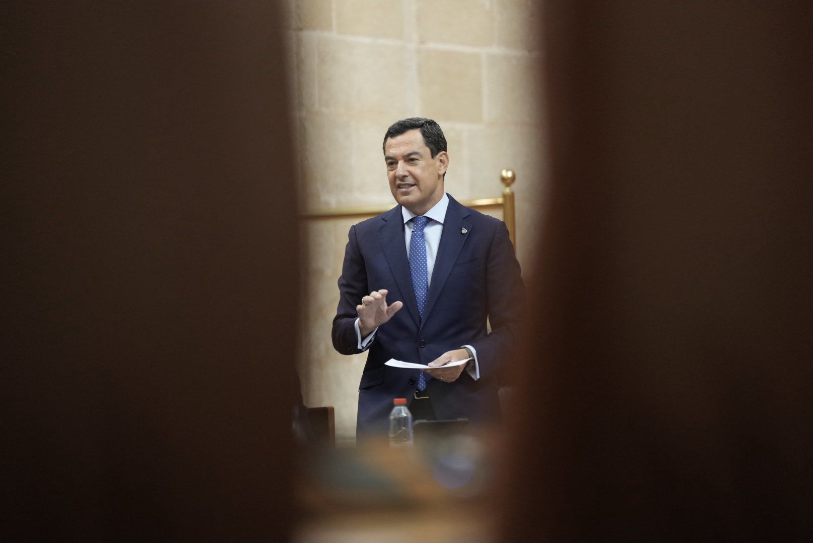 El presidente andaluz Juanma Moreno, anunciando rebajas fiscales.