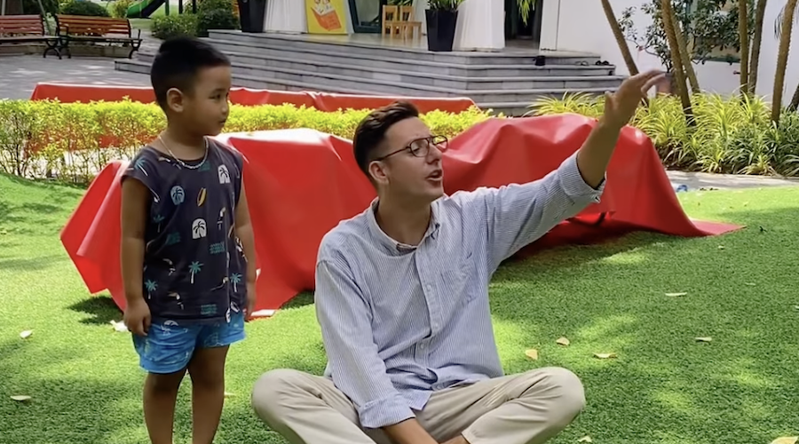 David Jiménez, un profesor andaluz en Vietnam. David Jiménez, un profesor andaluz en Vietnam.