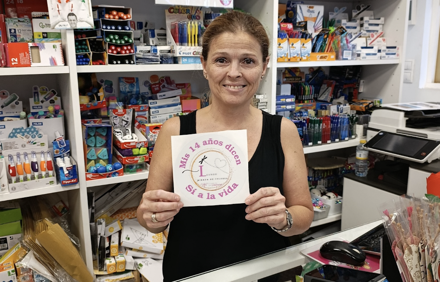 Una de las librerías que apoyan la causa de Leonor, con la pegatina.
