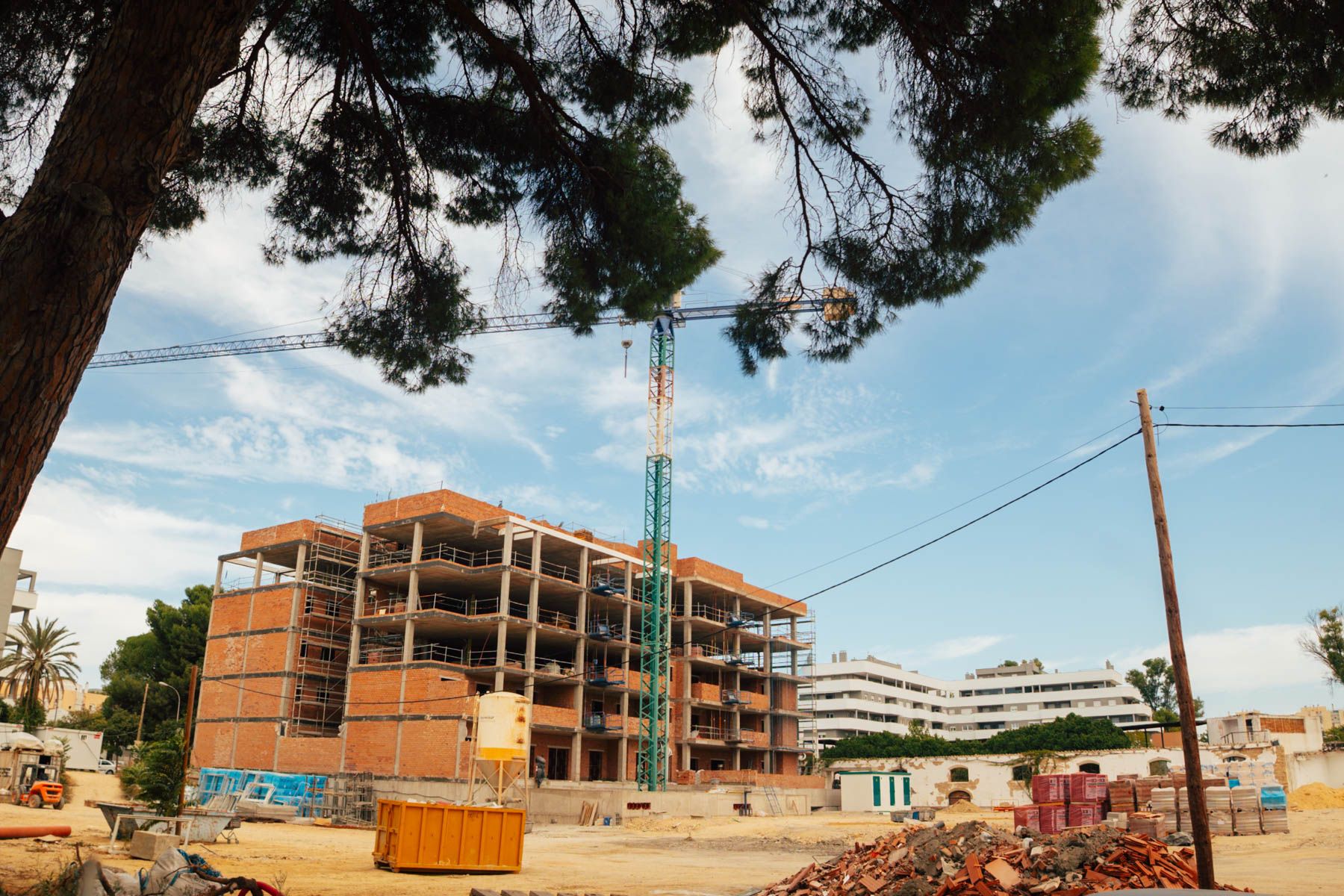 Las viviendas en construcción de la promoción Parque Real, en la calle Pizarro de Jerez.