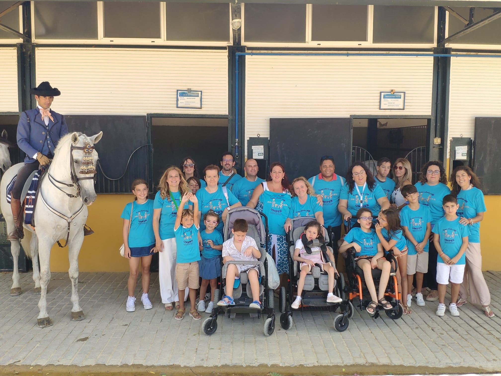 Familias de Uniper que participan en el calendario solidario.