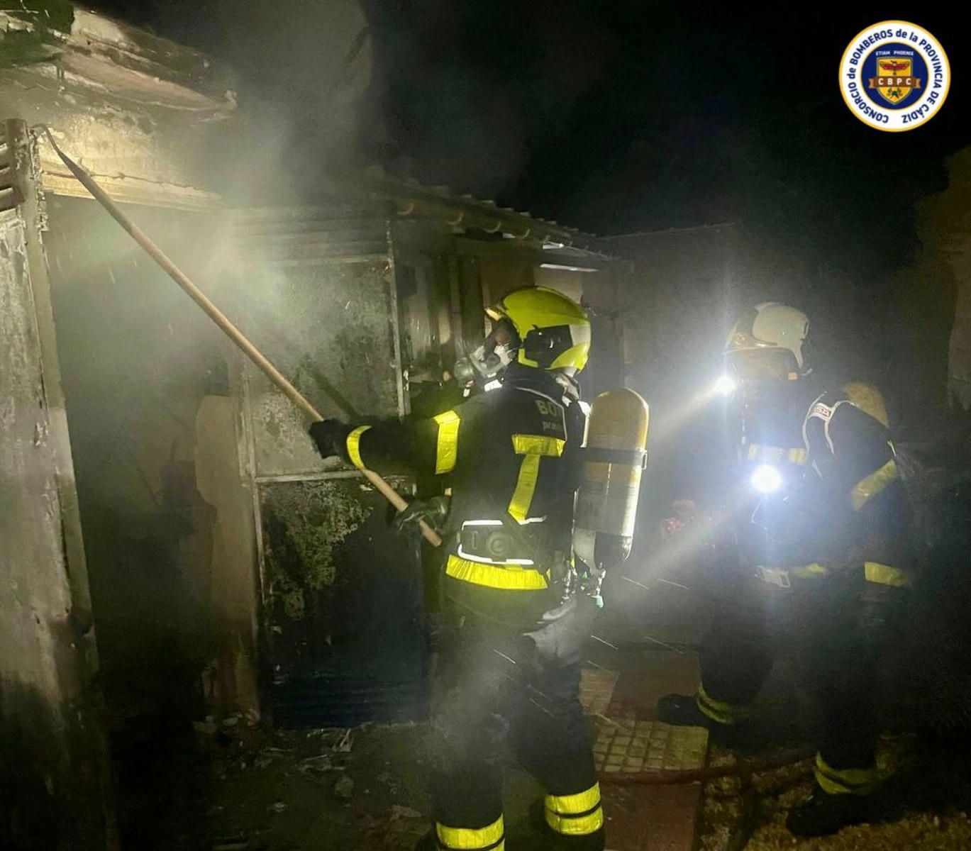 La actuación de bomberos en la vivienda de Chiclana.
