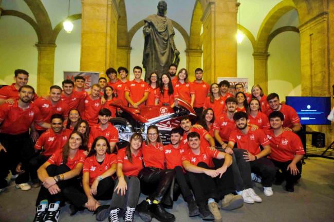 El equipo de estudiantes de la US.