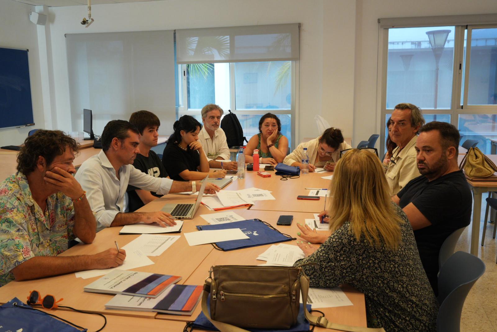 Reunión de Ágoras Projects Lab, con agentes culturales, sociales y educativos de la provincia. 