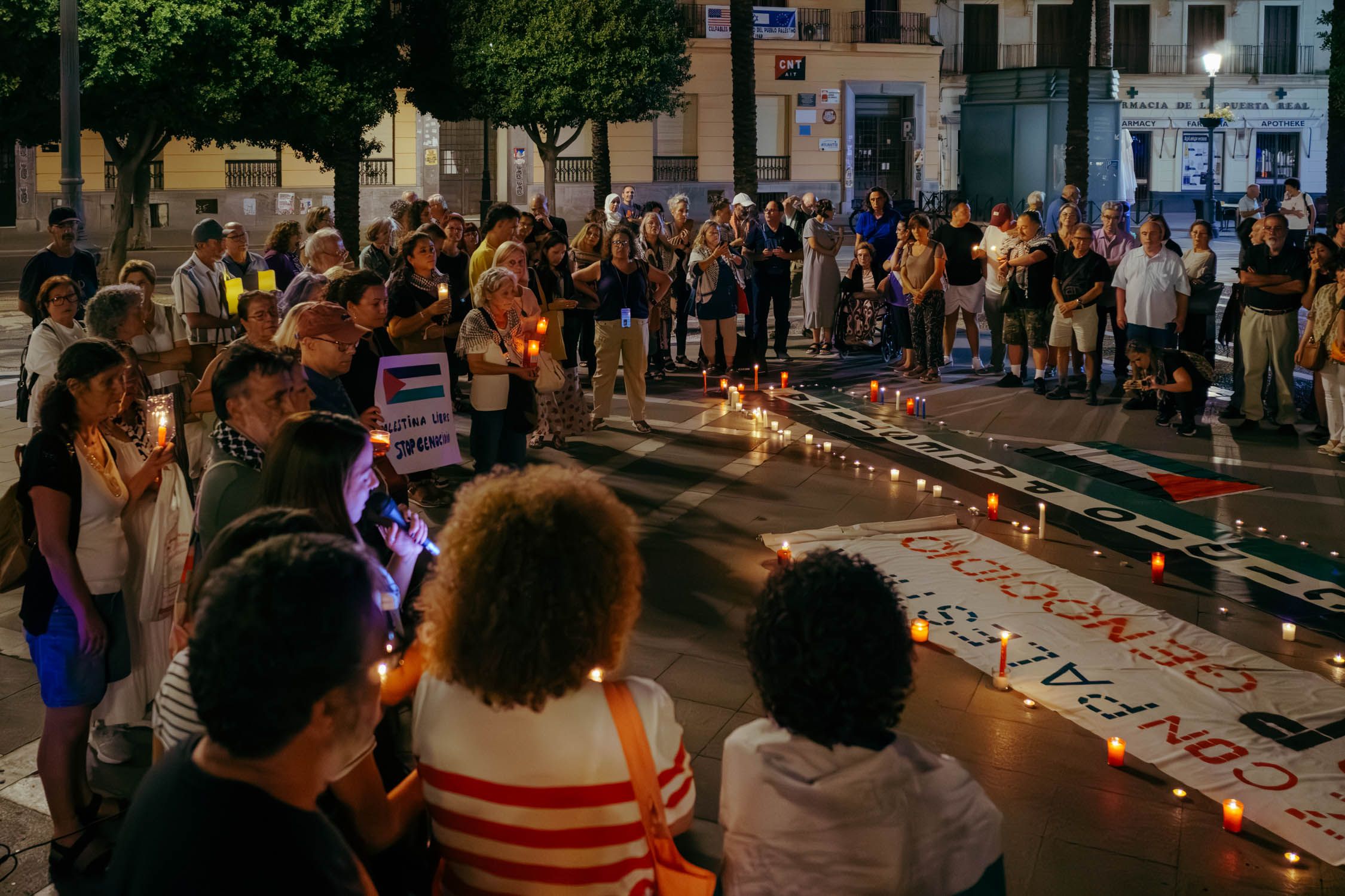 La vigilia por Palestina en Jerez, en imágenes.