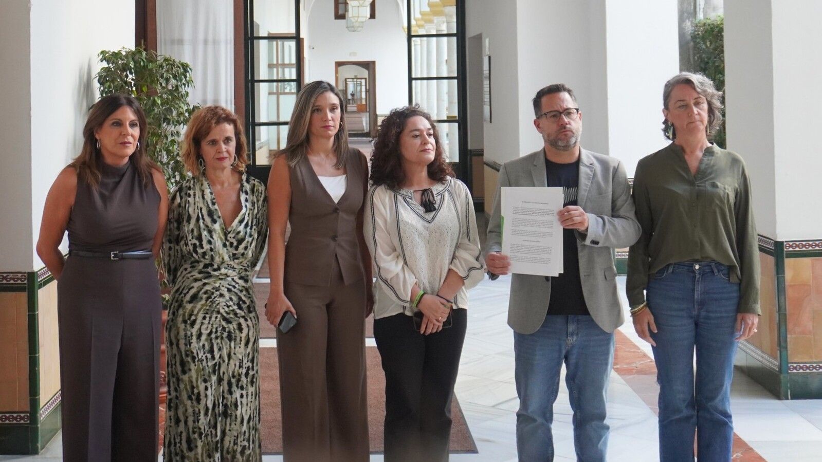 La entrega de los documentos para la Comisión de Investigación.
