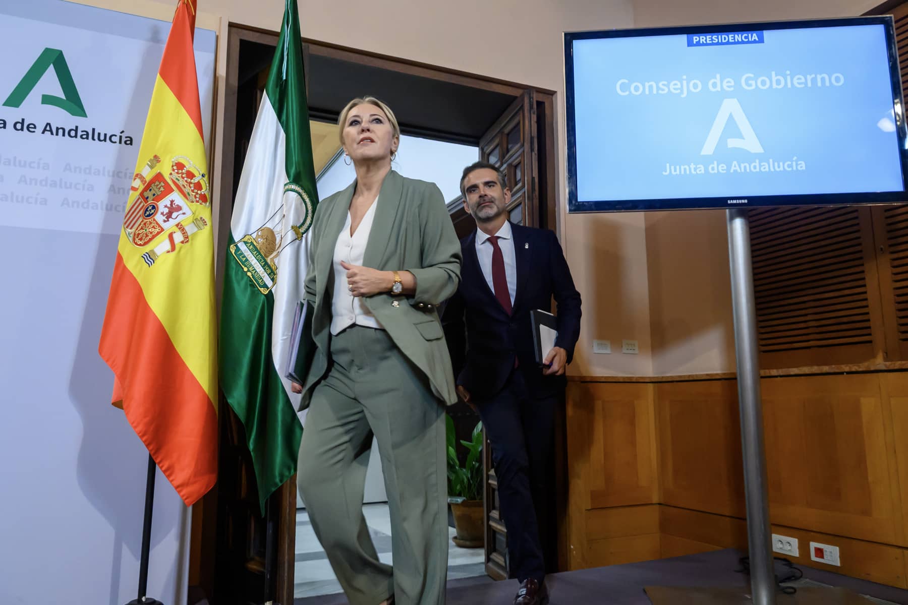 Carolina España, consejera portavoz de la Junta, a su llegada a rueda de prensa este miércoles.