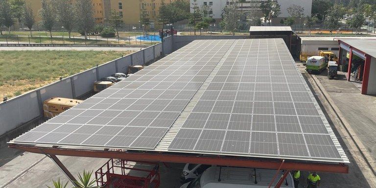 Las placas fotovoltaicas instaladas por Lipasam.